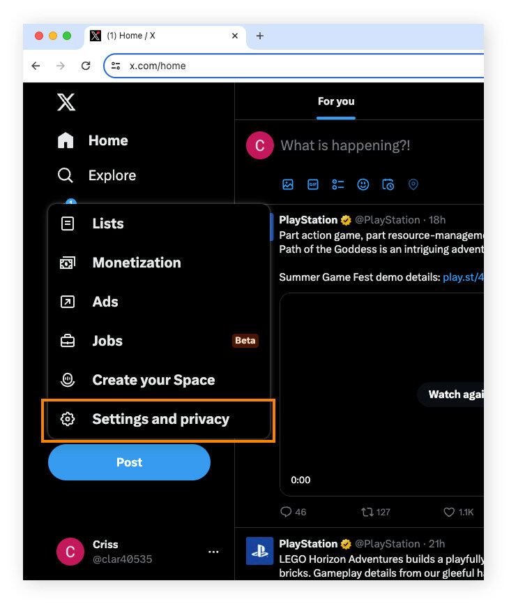 No novo menu pop-up, clique em Configurações e privacidade.